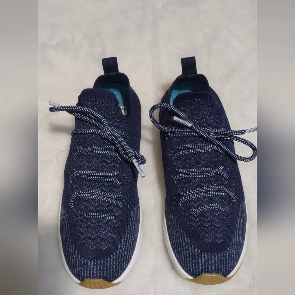 Native shoes for women size 4.5